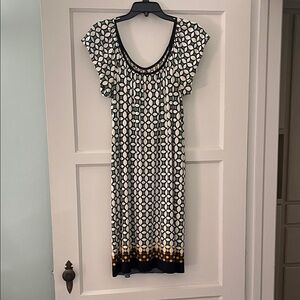 Geometric Print Short-Sleeve Midi Dress in Green and White